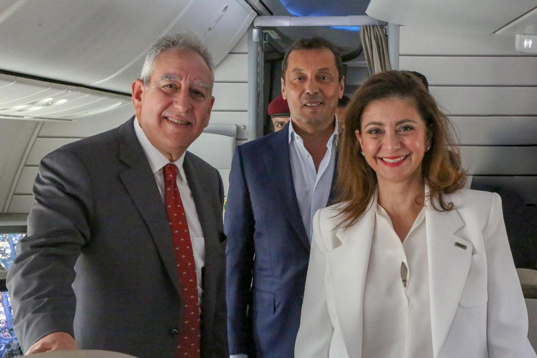 الملكية الأردنية تضع صورة “البتراء” على طائرة بوينغ 787 لترويج السياحة الى الأردن