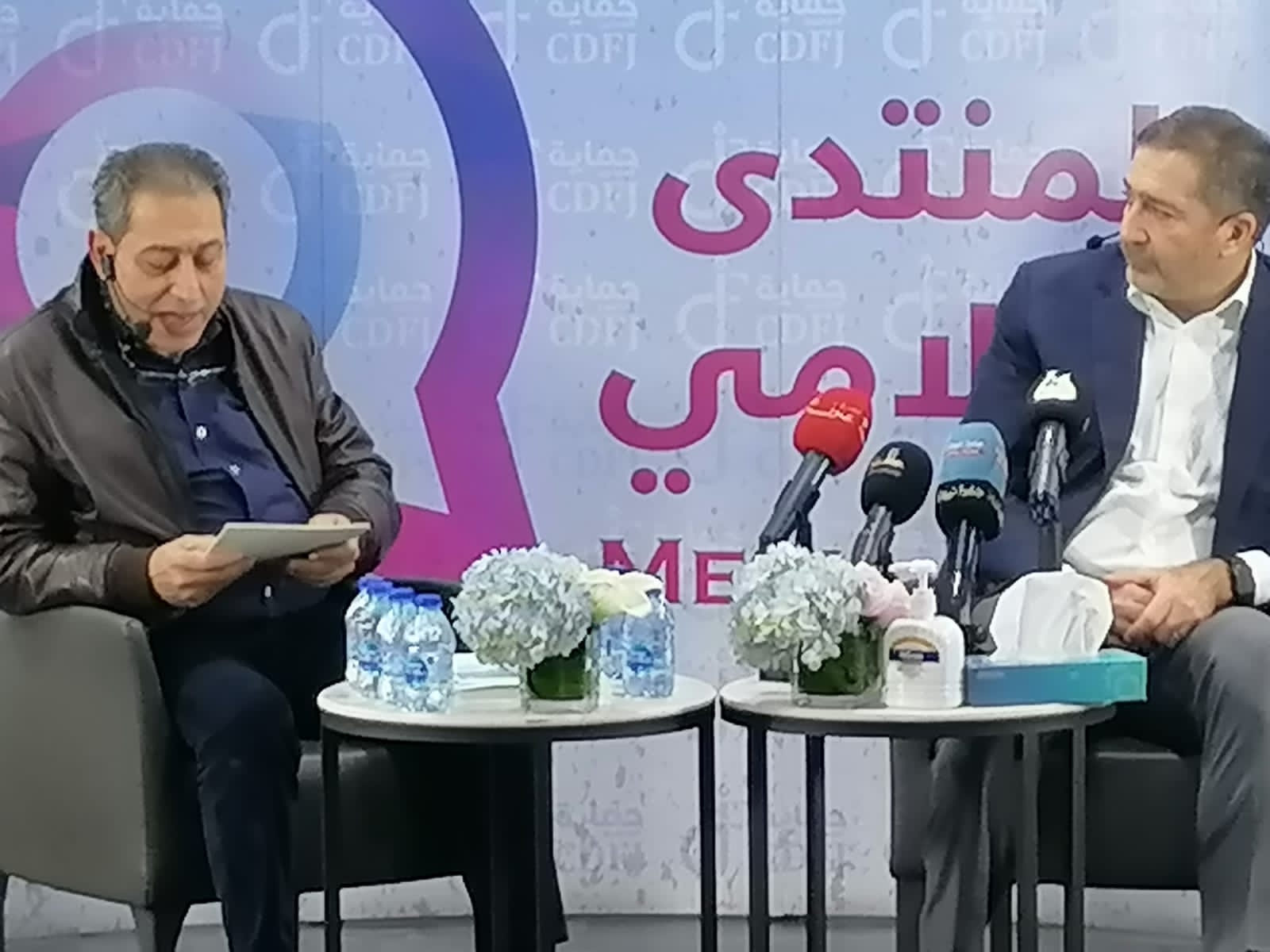 الرفاعي خلال استضافته بمنتدى حماية الصحفيين ” حطينا مش واطي.. وحكومتي لم تكن ضحية “