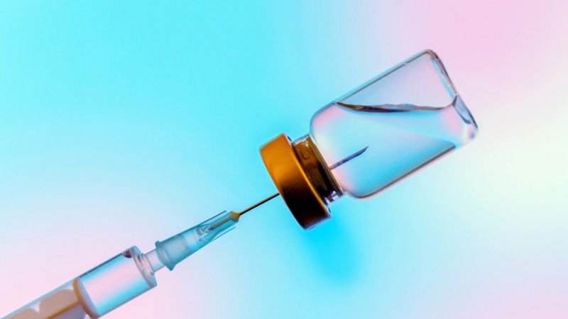 الرئيس التنفيذي لموديرنا: اللقاح ليس فعالاً ضد أوميكرون كما كان ضد دلتا