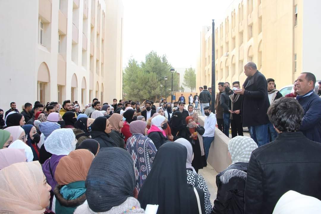 جامعة مؤتة : (٧٠٠) طالب يشاركون في حملة نظافة جامعتنا مسؤوليتنا .