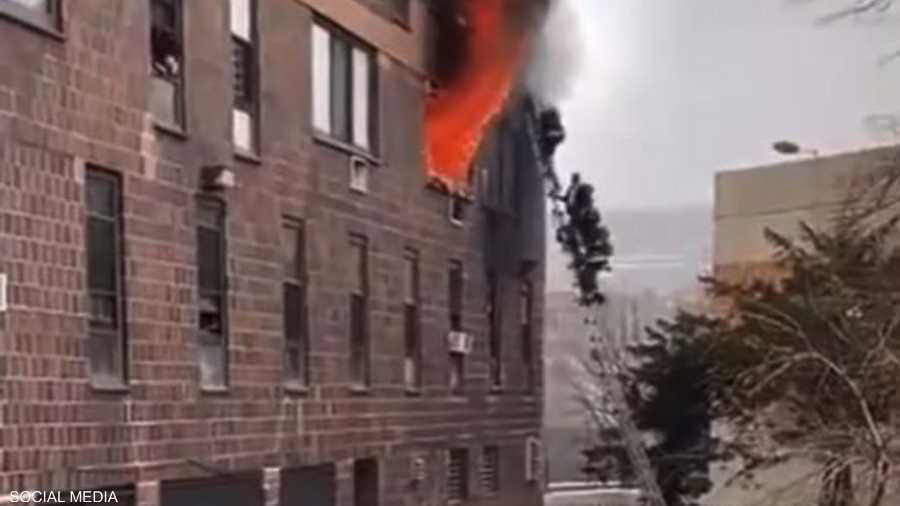 فيديو .. مقتل 19 شخصا بينهم 9 اطفال في حريق مبنى سكني بنيويورك