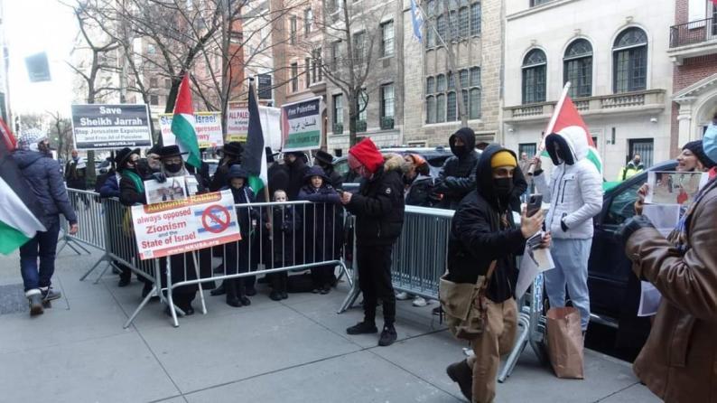 اعتقال سبعة متضامنين مع فلسطين خلال مظاهرة أمام السفارة الإسرائيلية في واشنطن