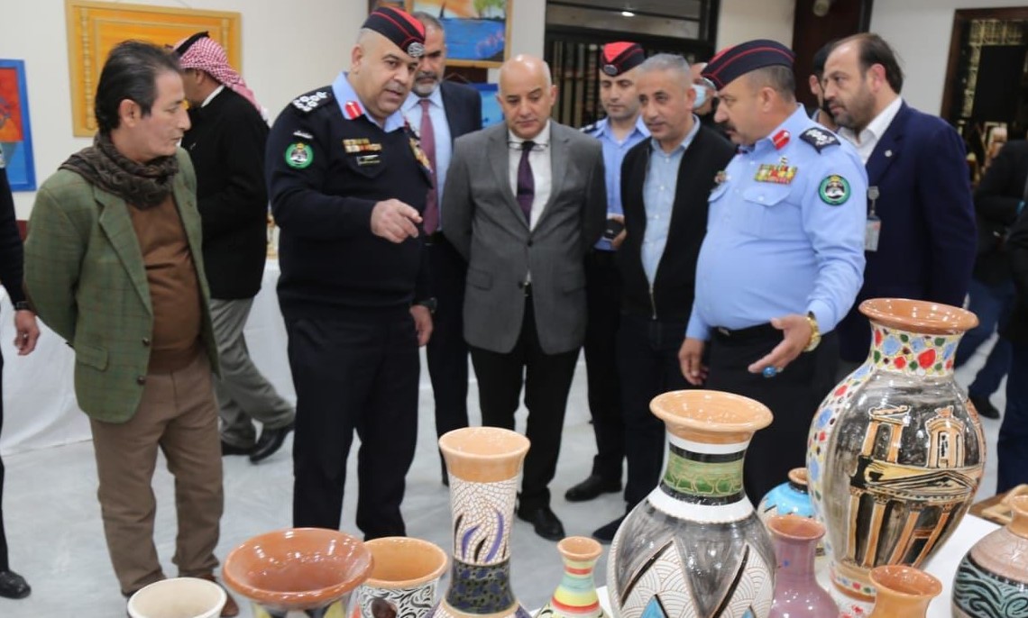 الأمن العام ينظم معرض “صنع بعزيمة ” لنزلاء مراكز الاصلاح والتأهيل