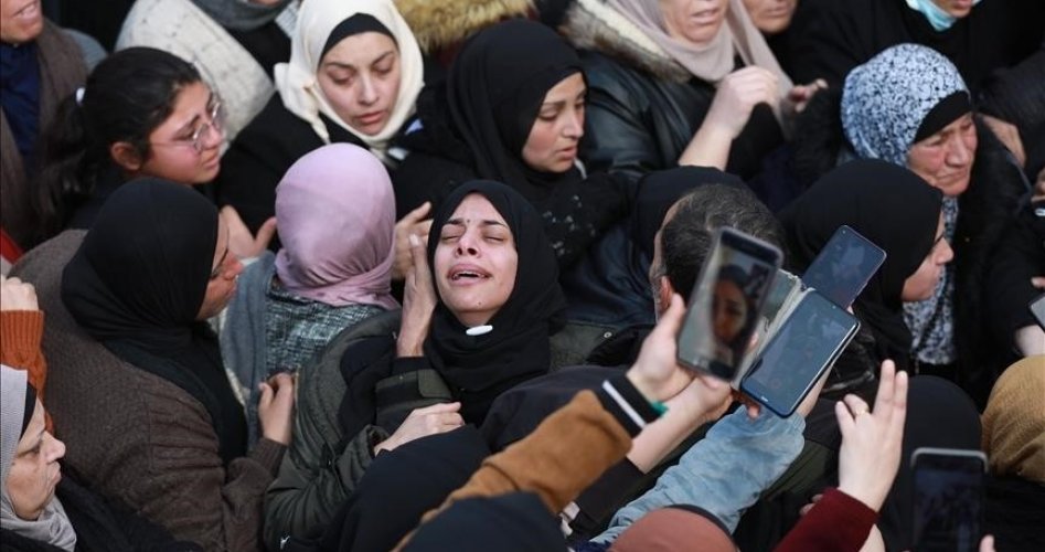 تشييع جثمان الأرملة الفلسطينية التي قتلها جنود الإحتلال
