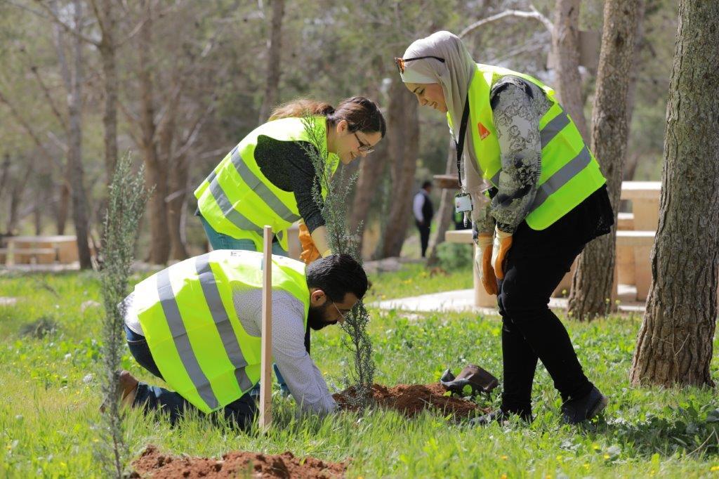 في إطار جهودها البيئية ” أورنج الأردن تشارك في الفعالية الثانية لمجلس الأثر المجتمعي لزراعة الأشجار “