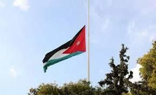 تنكيس الأعلام الأردنية 3 ايام حدادا على رحيل المغفور له الشيخ خليفة بن زايد