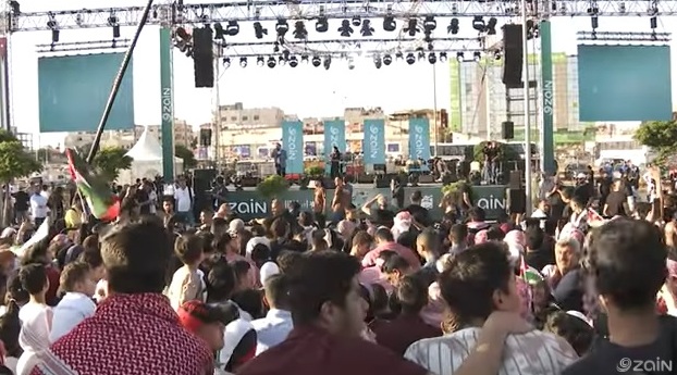 فيديو احتفالات شركة زين بالعيد ال76 لاستقلال المملكة الأردنية الهاشمية
