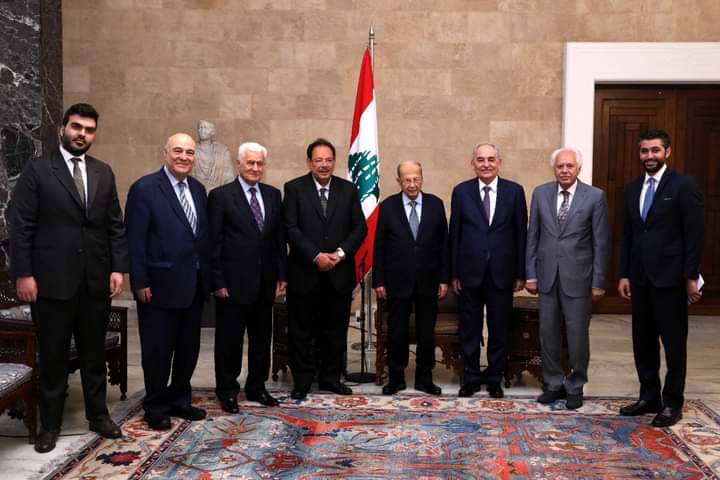 الرئيس اللبناني يستقبل مجموعة السلام العربي