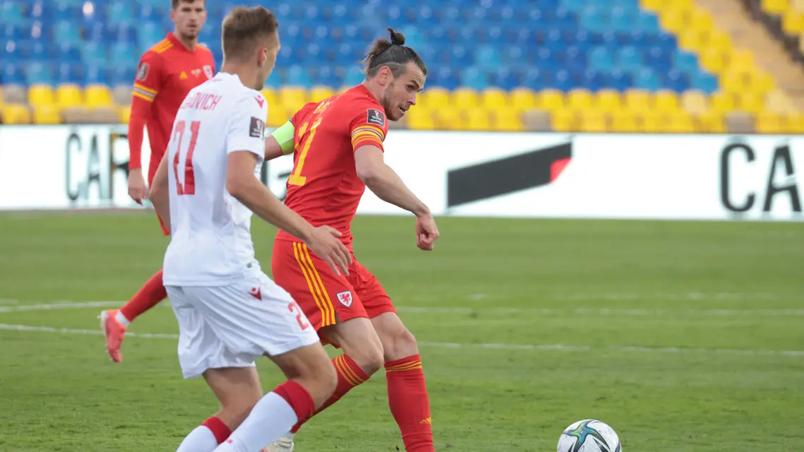 مدرب ويلز يهدد بيل بالاستبعاد من كأس العالم