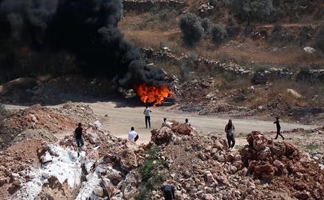 طائرات الاحتلال تقصف موقعين بمنطقة الشيخ عجلين ومخيم النصيرات