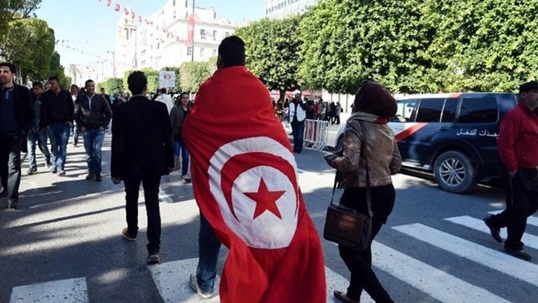 تونس : بدء الإقتراع على مشروع دستور جديد