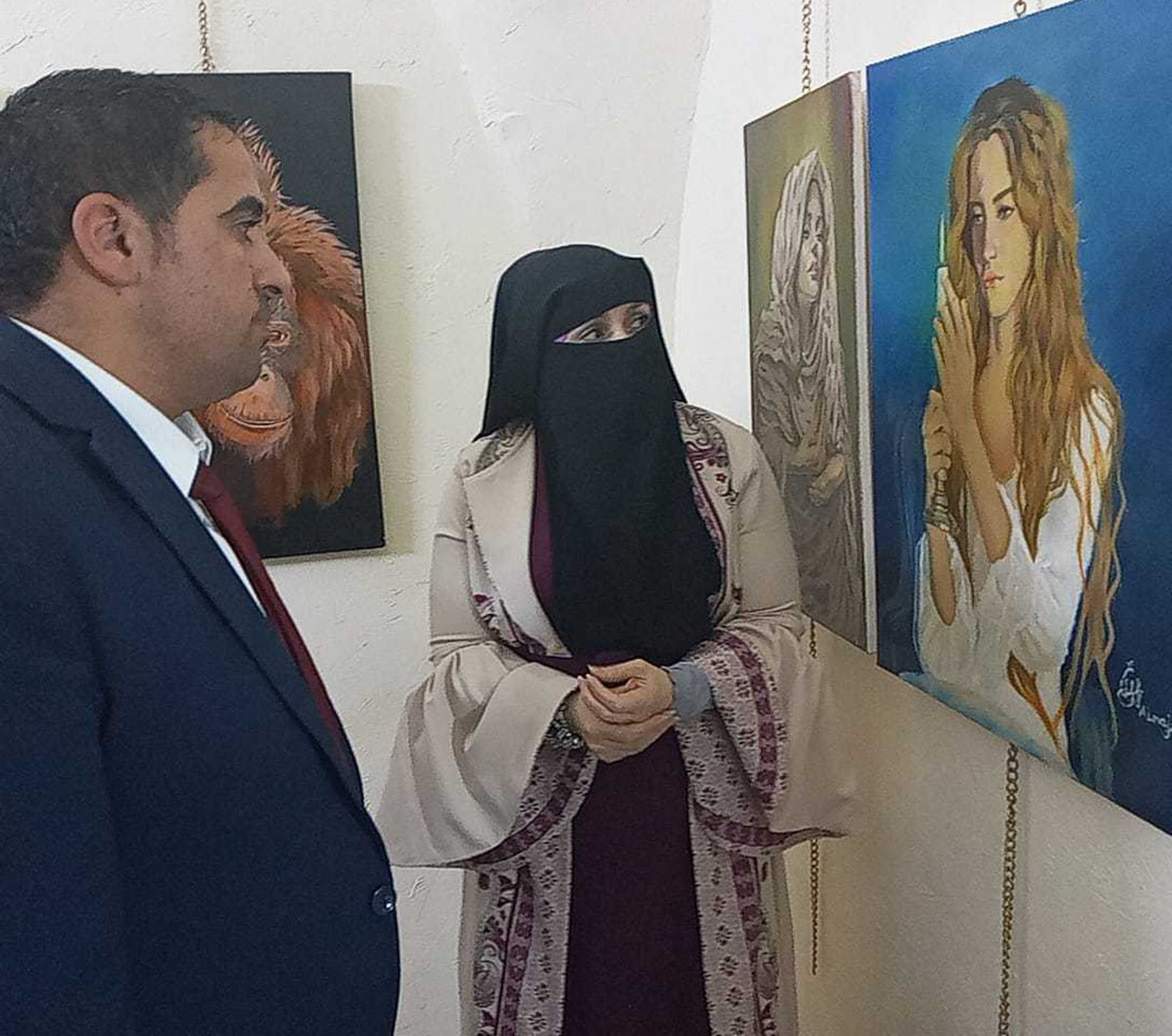 معرض للفنانة التشكيلية إيلاف النجار بمدينة الفحيص