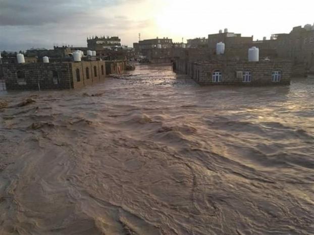 أضرار جسيمة تلحق بـ 16 ألف أسرة يمنية جراء سيول جارفة
