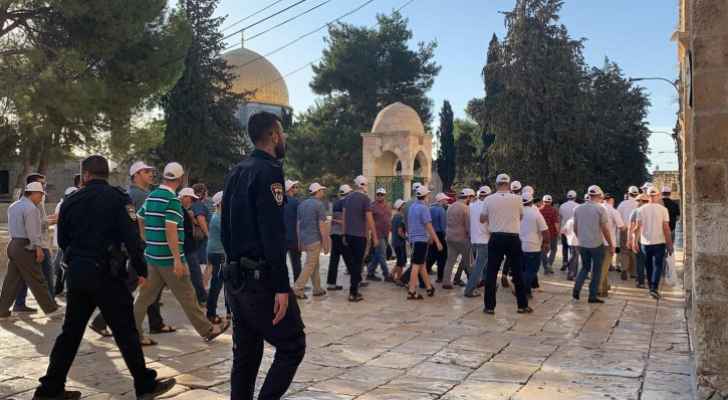 إصابة ٥ مقدسيين في اعتداء قوات الاحتلال على المصلين عند باب الأسباط