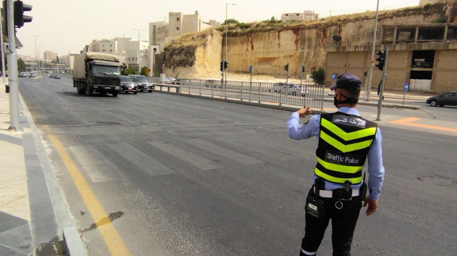 اذاعة الأمن العام : لم يتم التعامل مع أي عوائق مرورية على الطرق الخارجية خلال ساعات الصباح