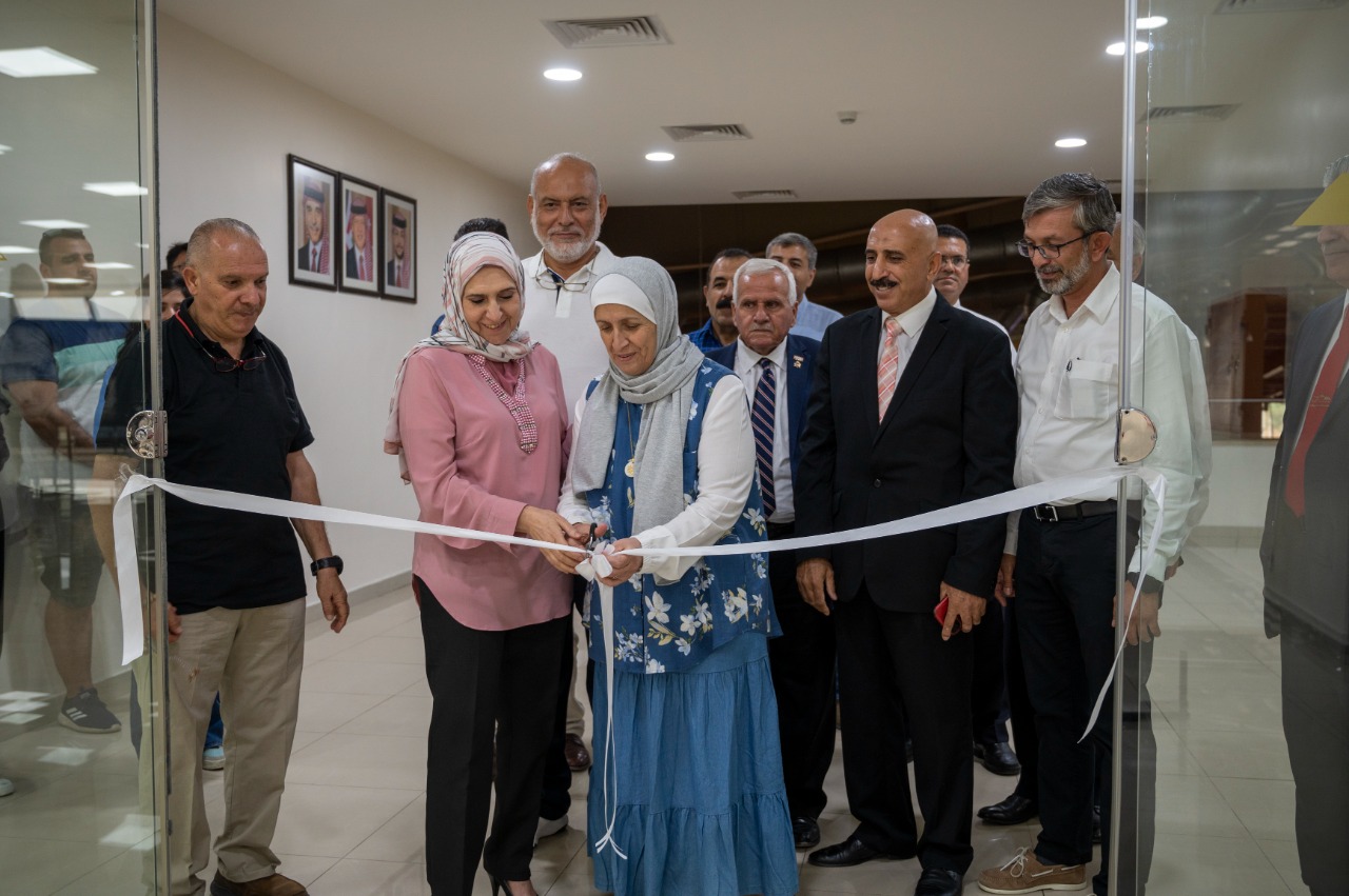 معرض صور فوتوغرافية تحت عنوان “من عمان والأردن”