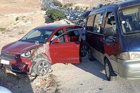 حادث سير بين 3 مركبات يتسبب أزمة مرورية في شارع الأردن