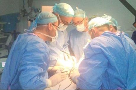 إجراء عمليات نوعية في مجال جراحة الوجه والفكين بمستشفى الامير زيد العسكري