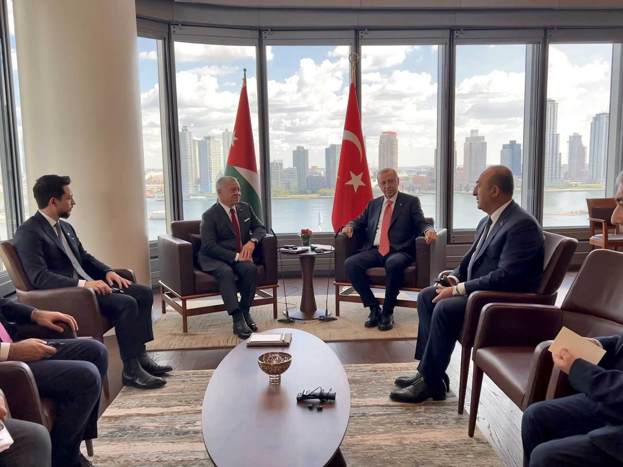 الملك يؤكد لأردوغان أهمية زيادة مستوى التبادل التجاري بين البلدين