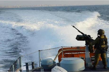 بحرية الاحتلال تستهدف الصيادين في قطاع غزة