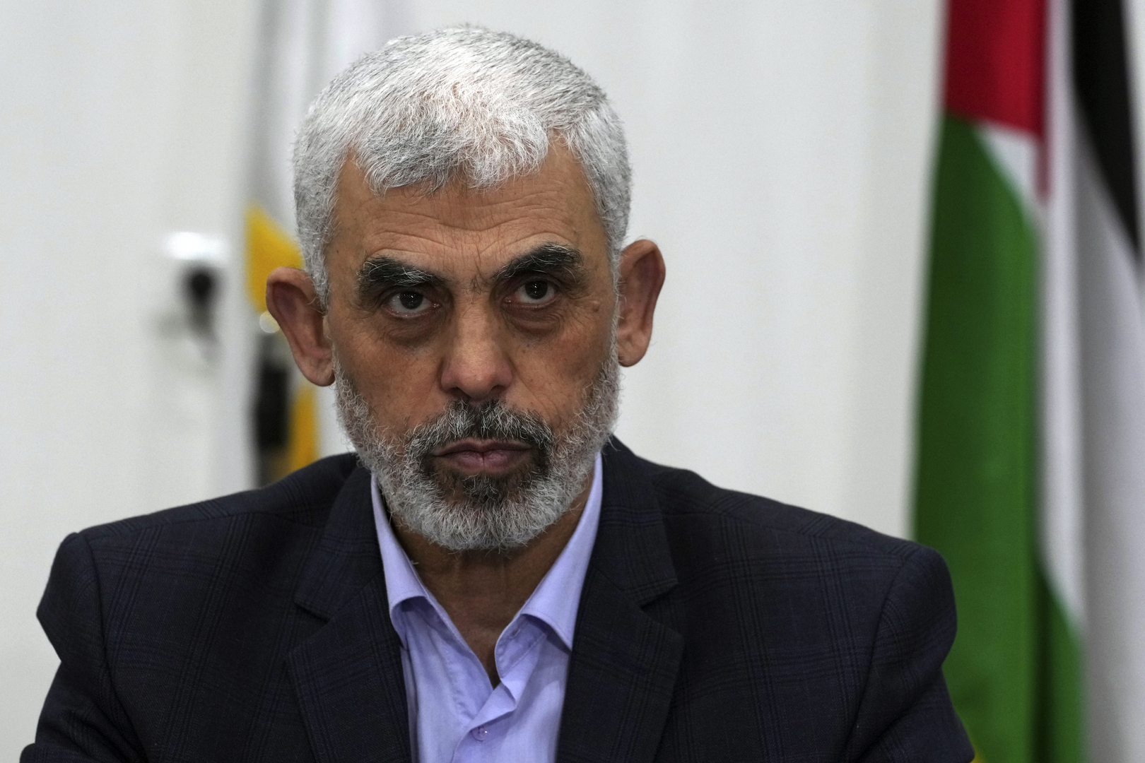 رئيس “الشاباك” الإسرائيلي يوجه تحذيرا ليحيى السنوار و”حماس” ترد