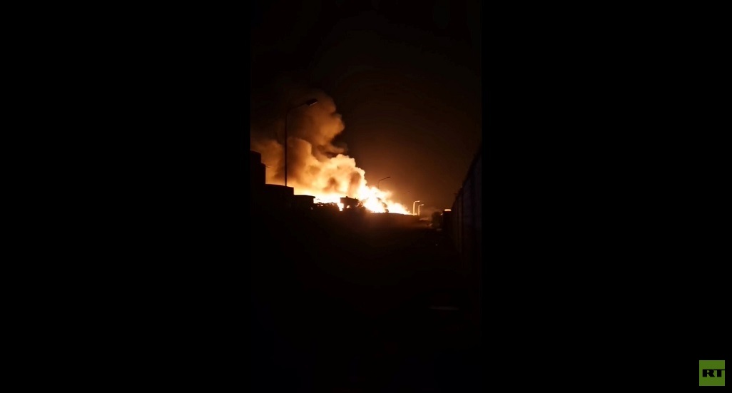 ليبيا.. إصابات بانفجار عنيف دوّى في مستودعات للوقود في سبها (فيديو)
