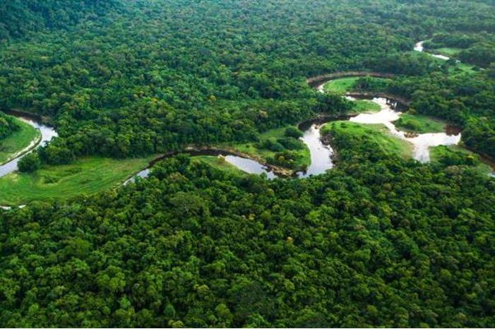 127-103255-floods-amazon-brazil-reservoirs-risk-drought_700x400