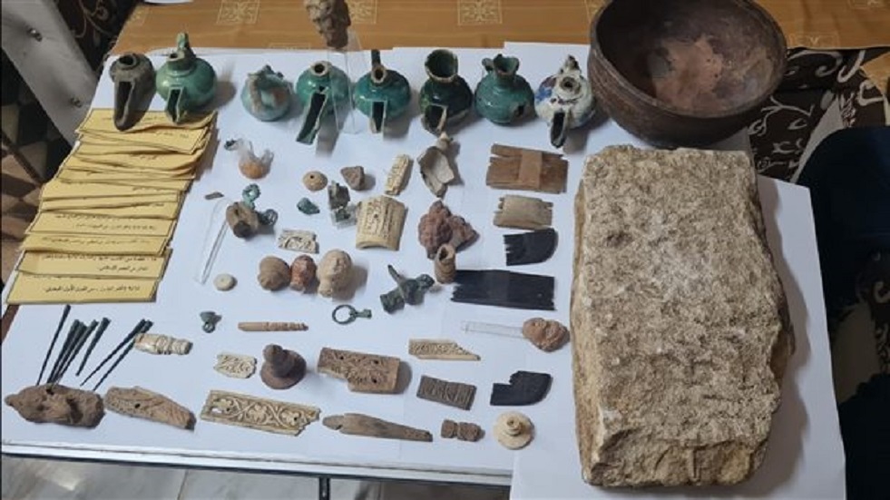 الأمن المصري يكشف ملابسات سرقة 59 قطعة أثرية من متحف في سوهاج