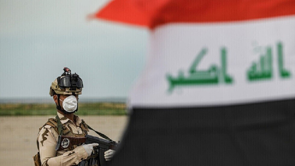 الإعلام الأمني العراقي: القبض على مندسين يحملون كرات زجاجية لزرع الفتنة (صور)