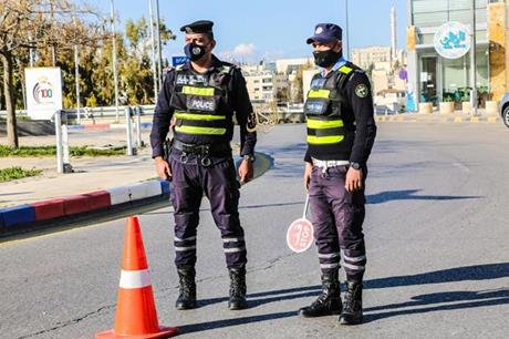 السير: وقوع حادثين منفصلين على جسر القويسمة وانسكاب الزيوت على الطريق