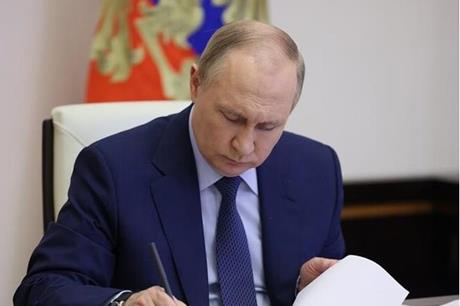 بوتين يمنح الجنسية الروسية للنائب السابق لرئيس بوروندي