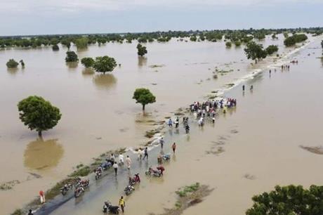 مصرع 500 شخص وتدمير 90 ألف منزل فى نيجيريا بسبب الفيضانات