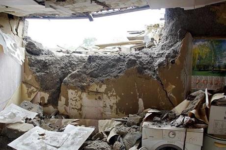 إصابة 4 مدنيين بقصف القوات الأوكرانية مناطق مدنية في دونيتسك