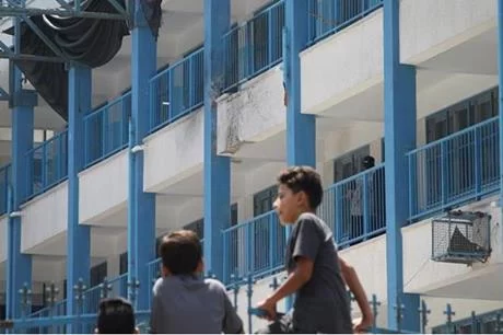 غزة: تضرر مدرسة وسط القطاع بسبب التصعيد الاسرائيلي