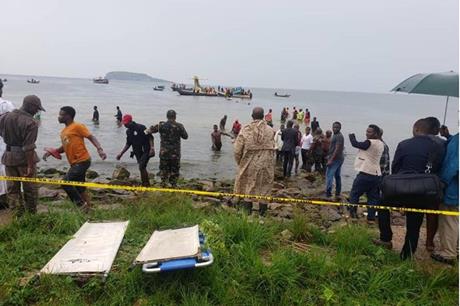 تحطم طائرة ركاب في بحيرة فكتوريا بتنزانيا -فيديو