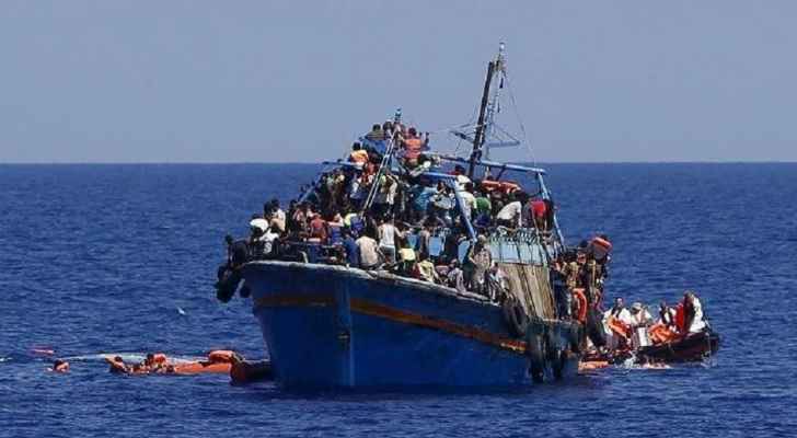 العثور على جثة فلسطيني و ٤ ناجين كانوا على متن قارب غرق قبالة سواحل اليونان