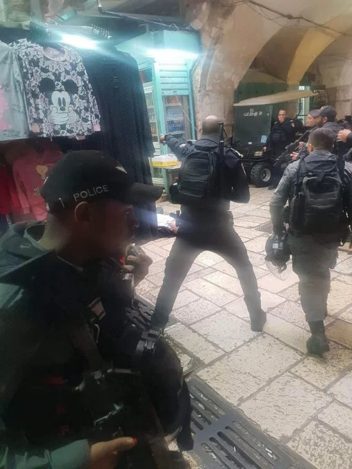 إصابة شرطييّن بعملية طعن في القدس القديمة ..فيديو