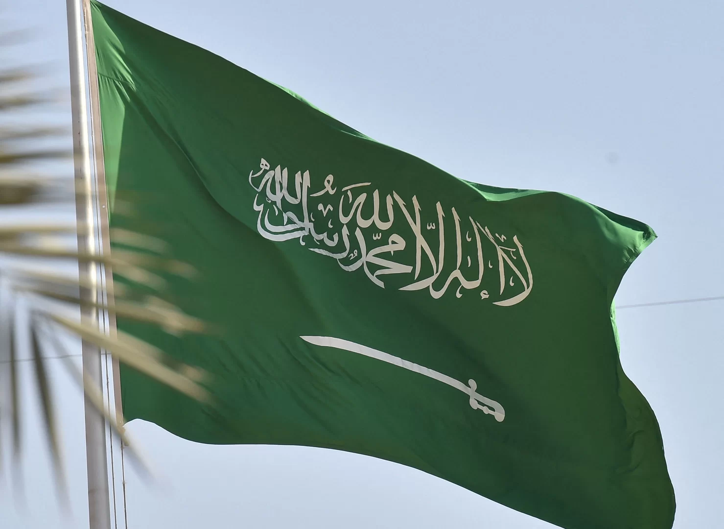 لبنان.. السفير السعودي ينسحب من لقاء مع عشائر بلدة بقاعية ومطالبات بإقالته (فيديو)